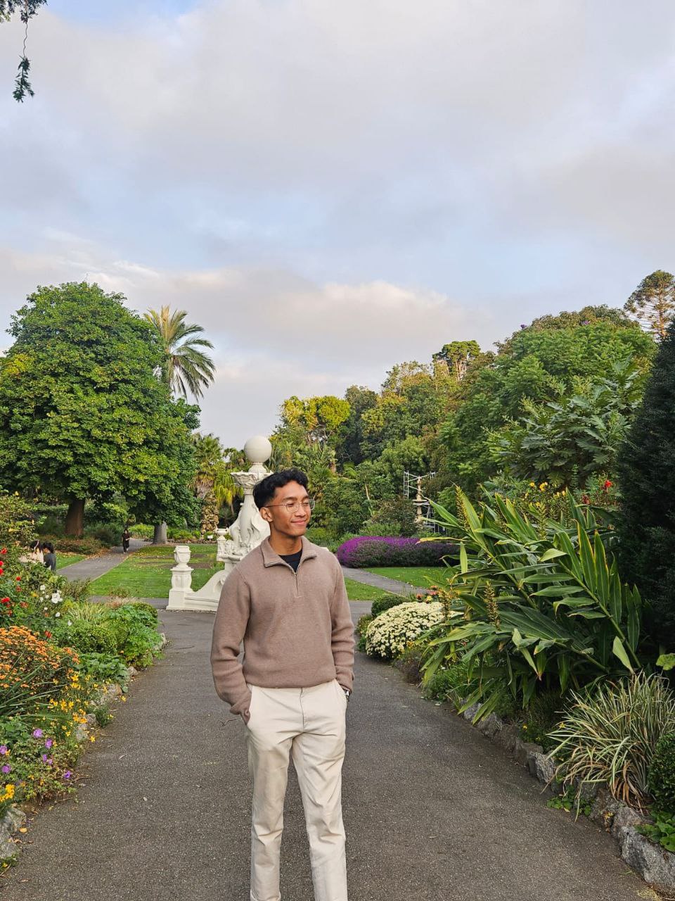 Azfar Yusri, founder of REZLSG